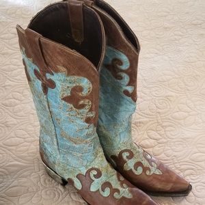 Lane cowboy boots